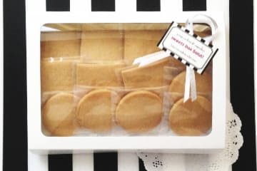 Salut！リボンラッピングやギフトボックスもご用意