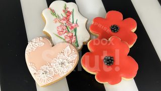 可憐なお花のアイシングクッキー