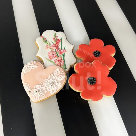 可憐なお花のアイシングクッキー