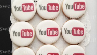 YouTubeロゴのプリントアイシングクッキー