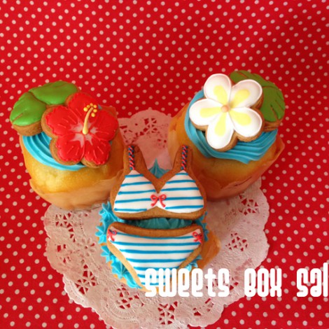ハワイモチーフのお誕生日用アイシングカップケーキ Sweets Box Salut