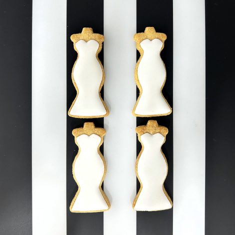 ドレスのデザインを再現したアイシングクッキー3