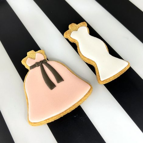 ドレスのデザインを再現したアイシングクッキー4