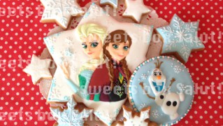「アナと雪の女王」のアイシングクッキー
