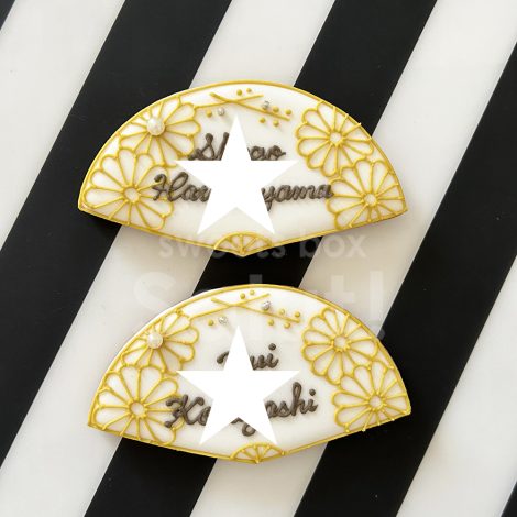 席札代わりに扇型名入れアイシングクッキー3