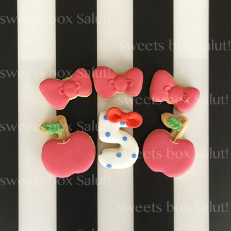 Hello Kitty / ハローキティ の誕生日用アイシングクッキー2