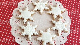 雪の結晶のアイシングクッキー