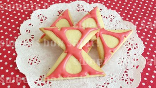 「X JAPAN」ロゴのアイシングクッキー