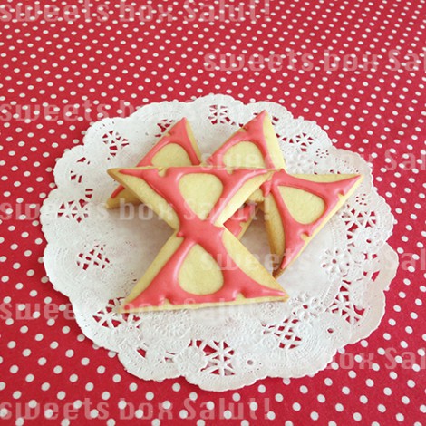 「X JAPAN」ロゴのアイシングクッキー